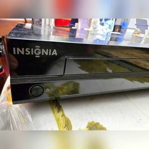 Insignia NS-BRDVD3 1080p Blu-Ray DVD Player Smart Streamer For Parts